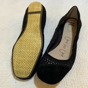 Never worn! Tom's black flats